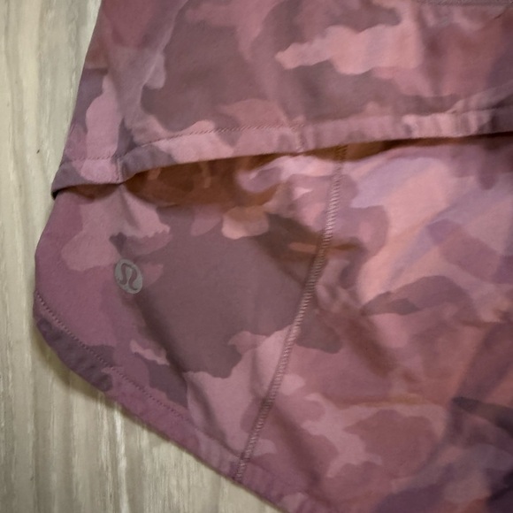 Lululemon Speed Up Shorts 4” Tall Mid Rise |Incognito Camo Pink Taupe Multi Sz 8 - Picture 7 of 9